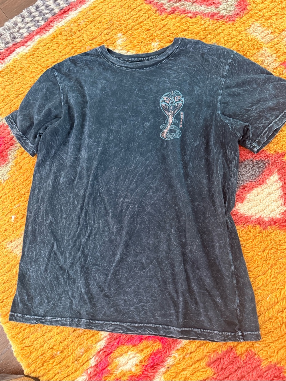 Men’s Roark snake cobra tee shirt